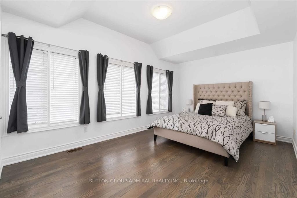 390 Glengarry Avenue photo 21