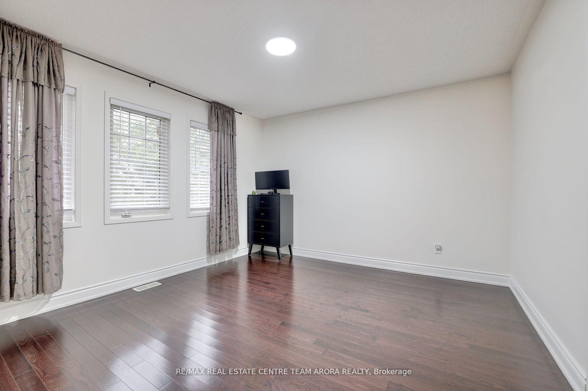 329 Brisdale Drive photo 33