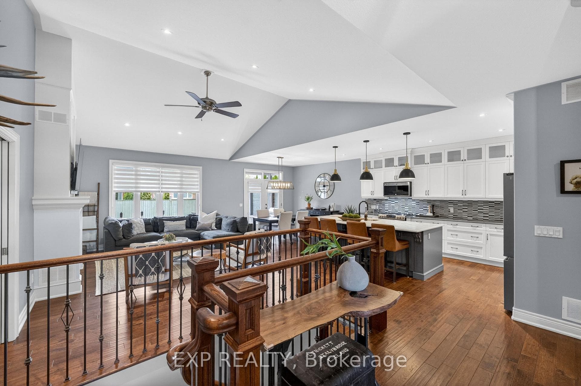 8736 Angie Drive photo 9