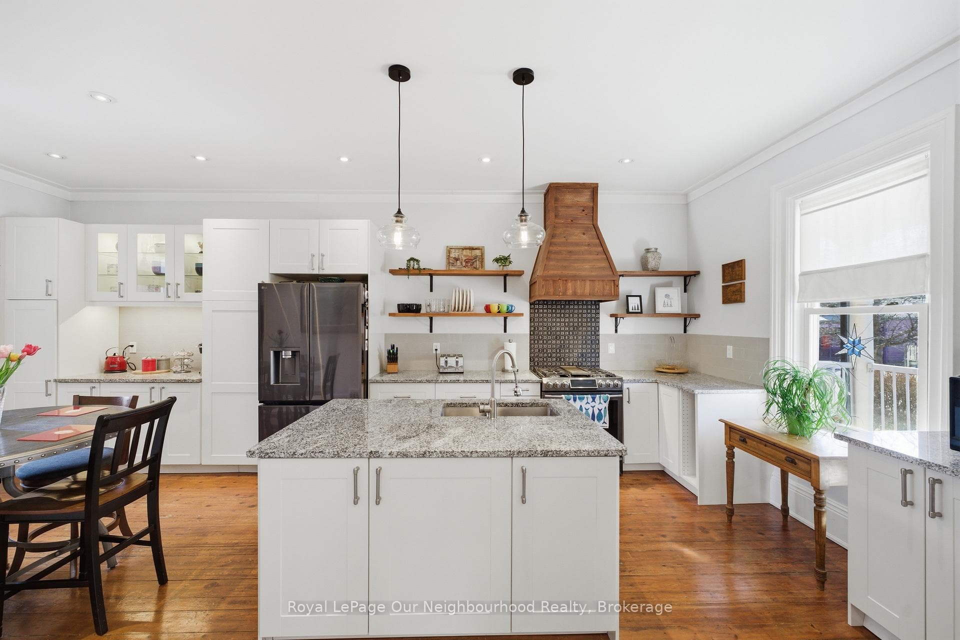 196 Walton Street photo 12