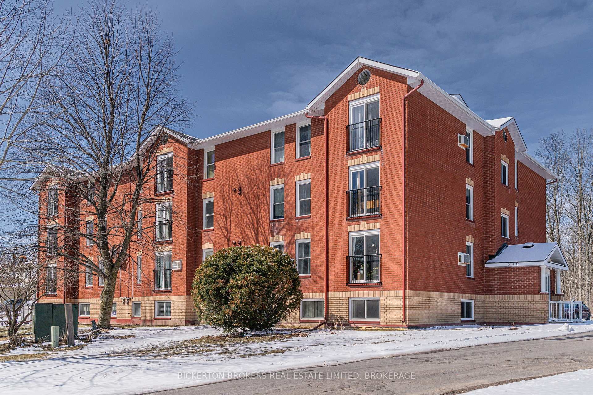 540 Talbot Place Unit 102 photo 2