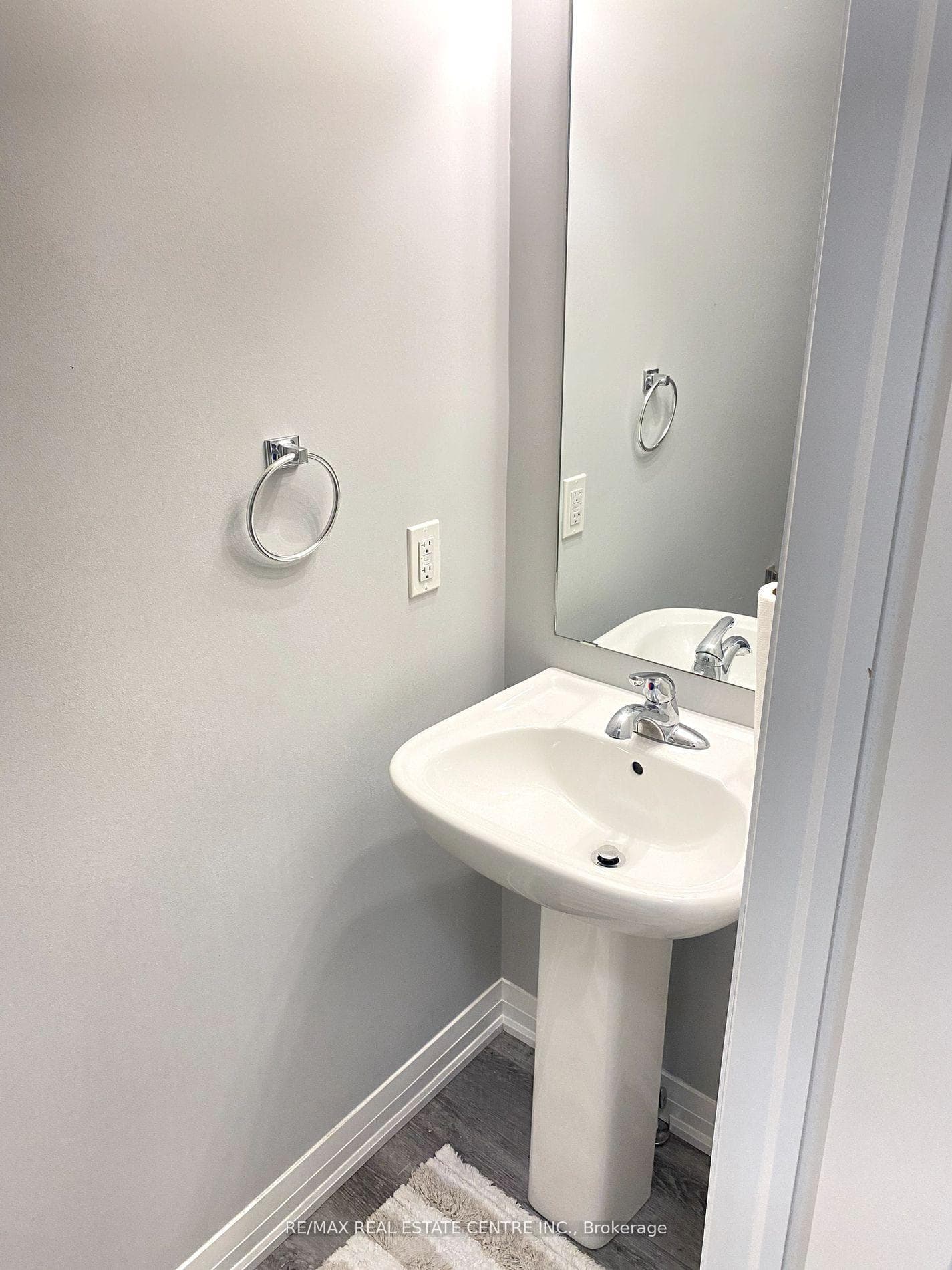 23 Aqua Lane photo 13