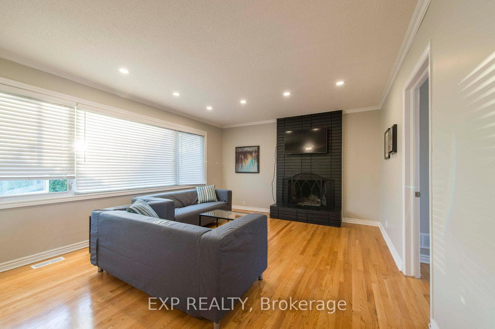 107 Hilliard Avenue Unit A photo 9