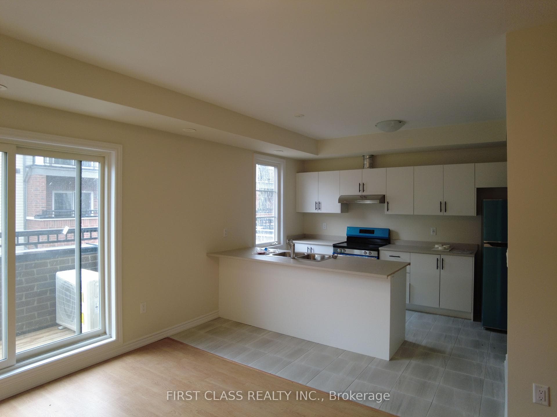 1528 BLOOR Street photo 14