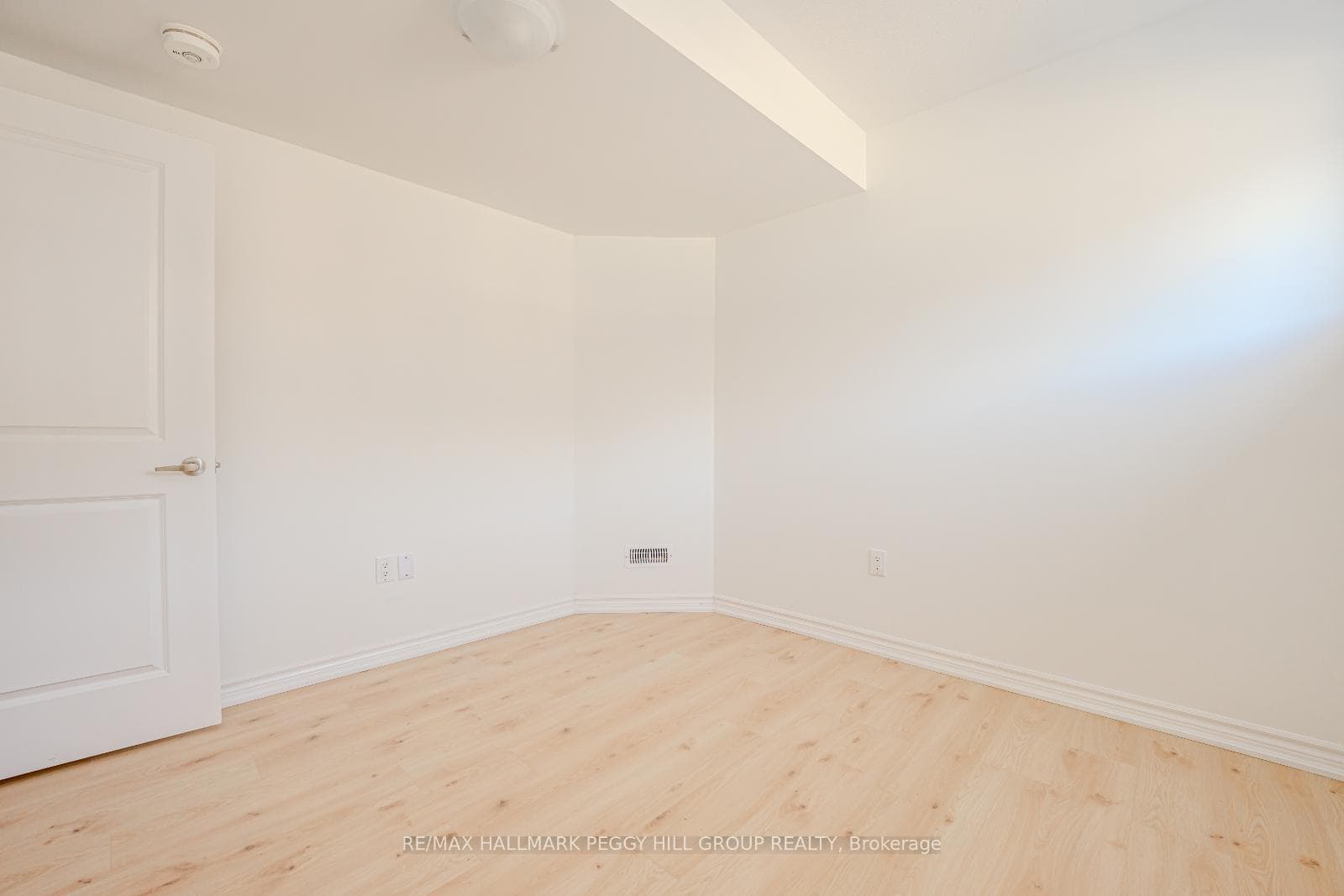 124 Ansley Road Unit Lower photo 6