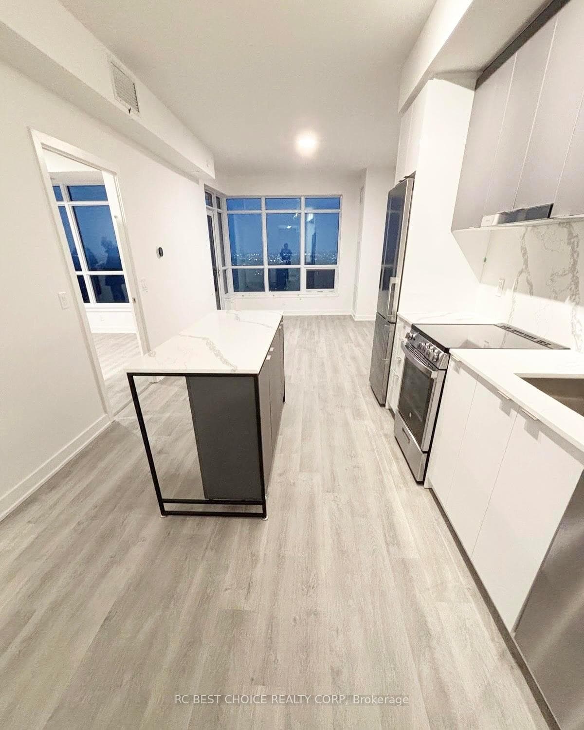 30 Upper Mall Way Unit A2602 photo 10