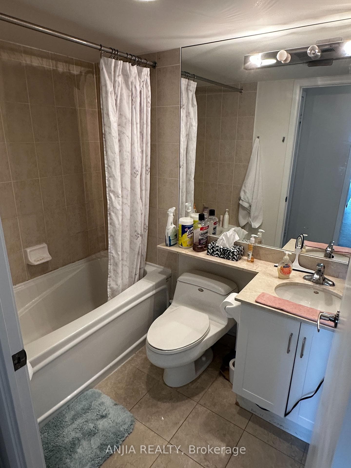 210 Victoria Street Unit 4006 photo 9
