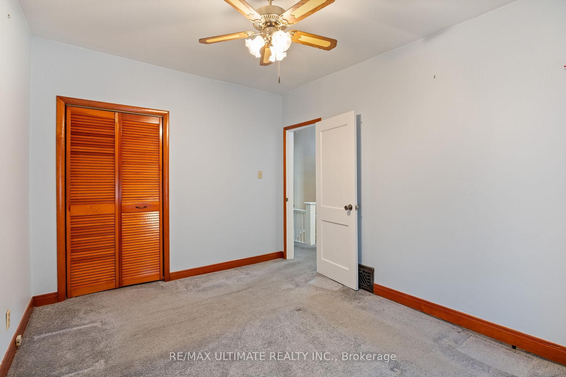 2044 Gerrard Street photo 22