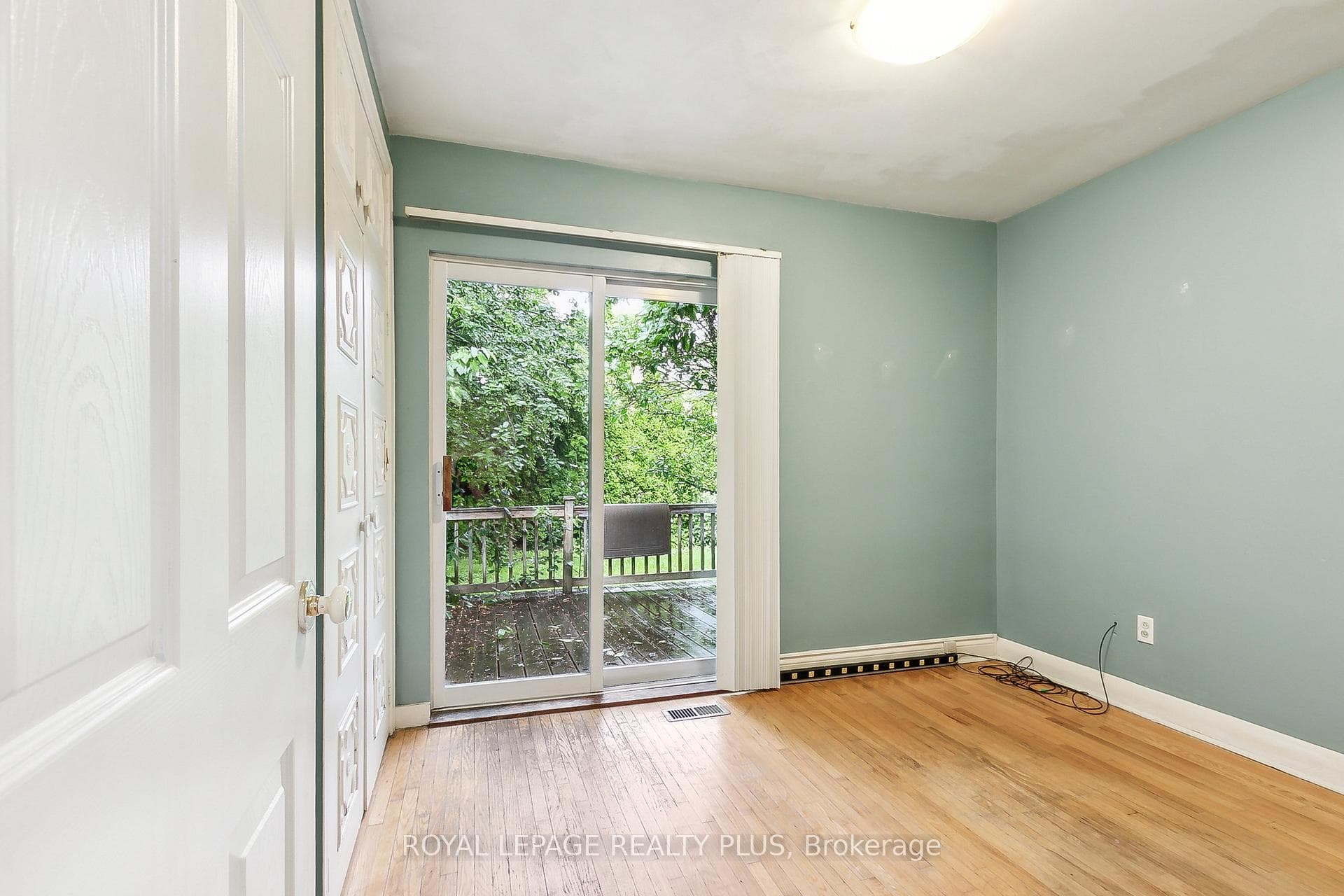 4236 Bloor Street photo 14