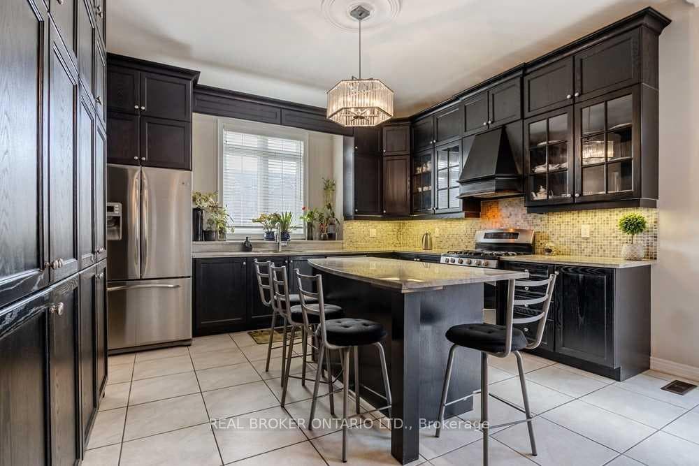 2 Tarmack Drive photo 8