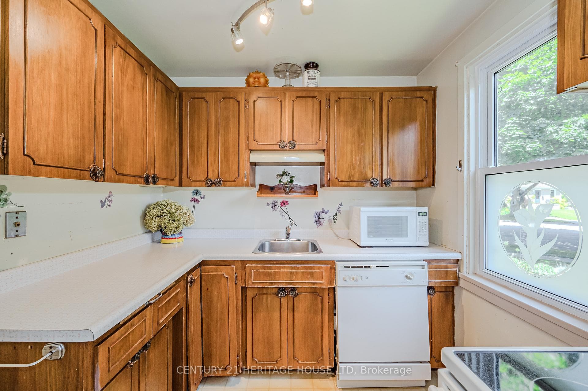 14 Torrance Crescent photo 10