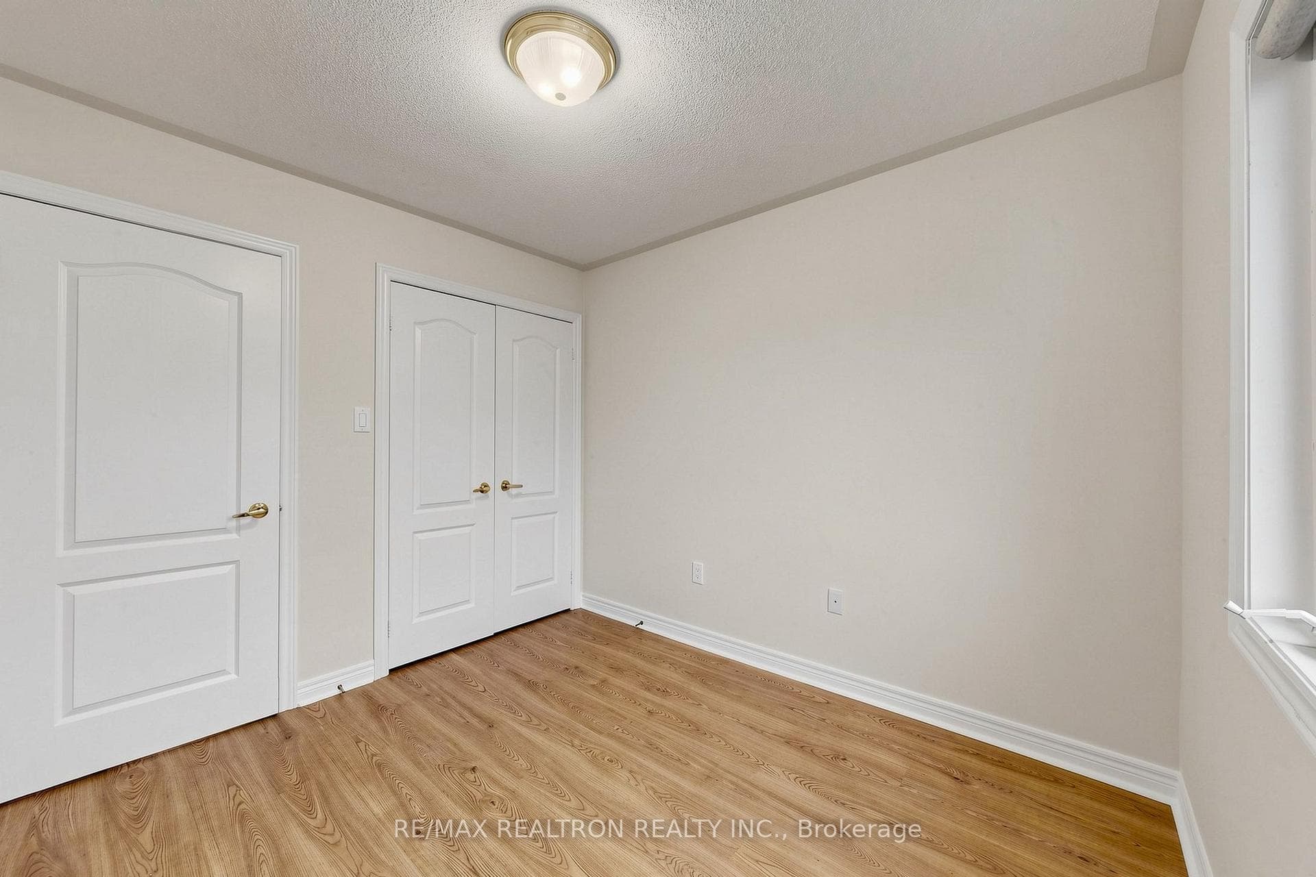 142 Mistywood Crescent photo 31