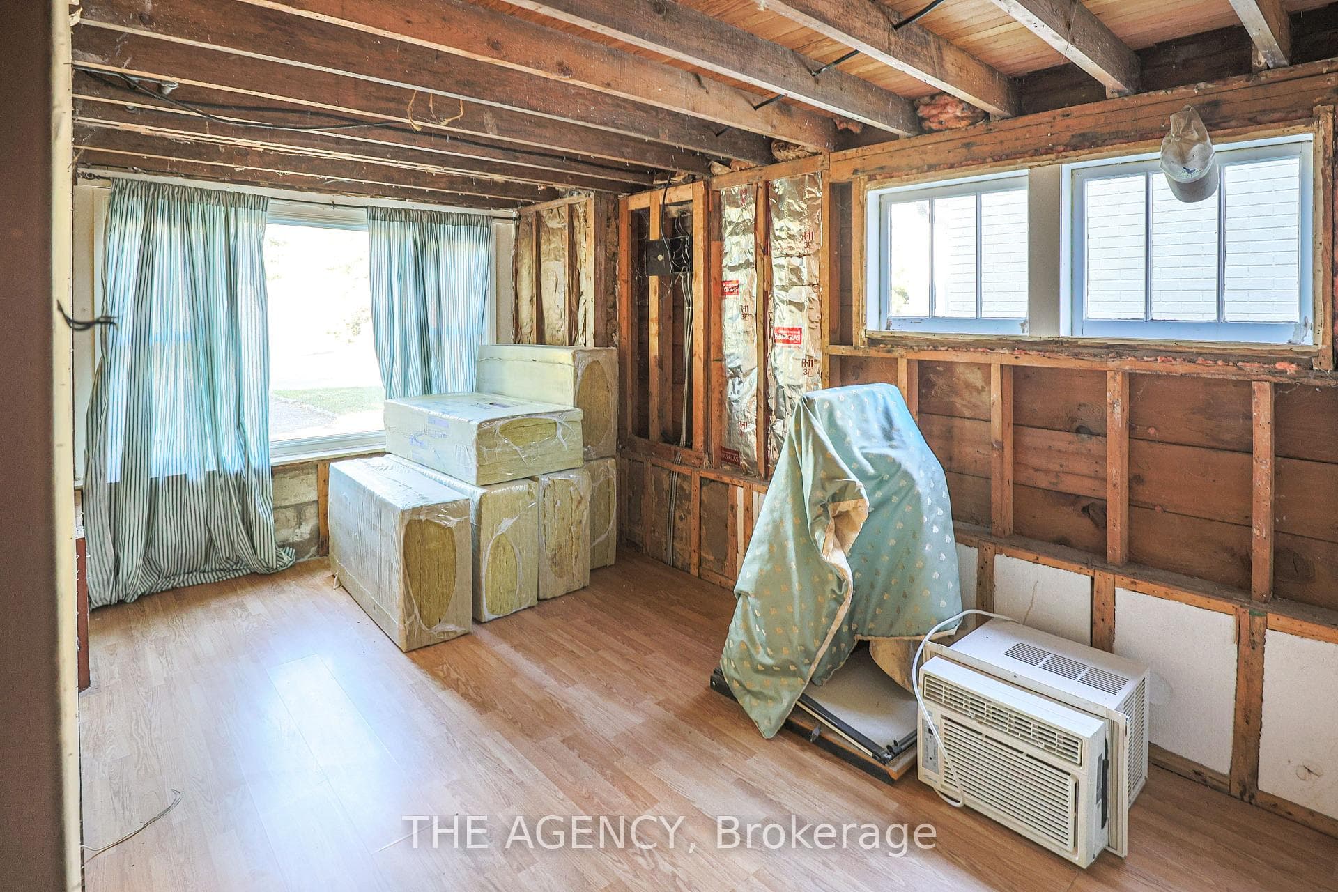 VERSATILE UNFINISHED SPACE