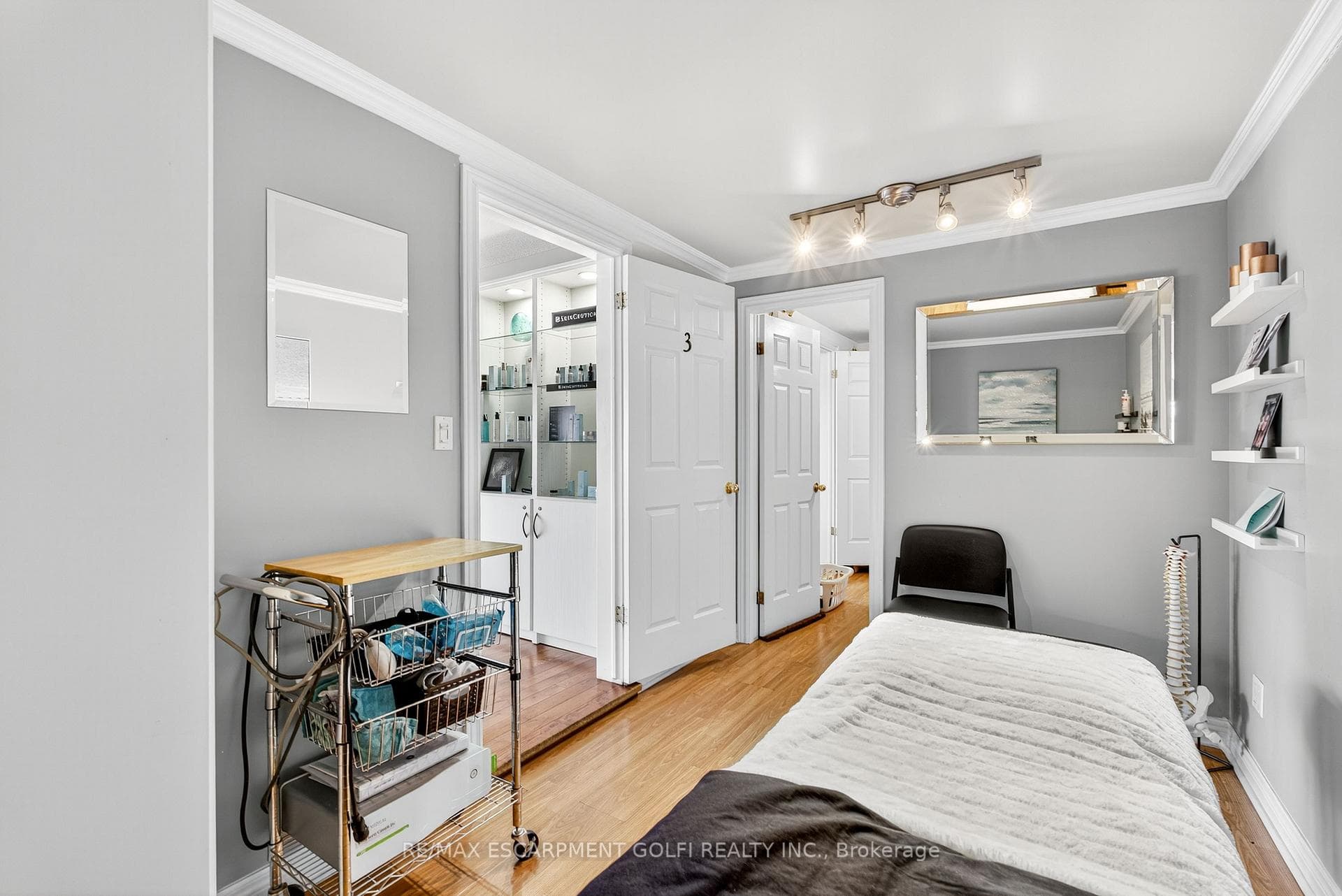 233 Garrison Road photo 6