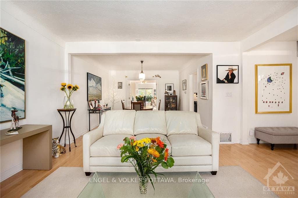 62 ELLA Street photo 6