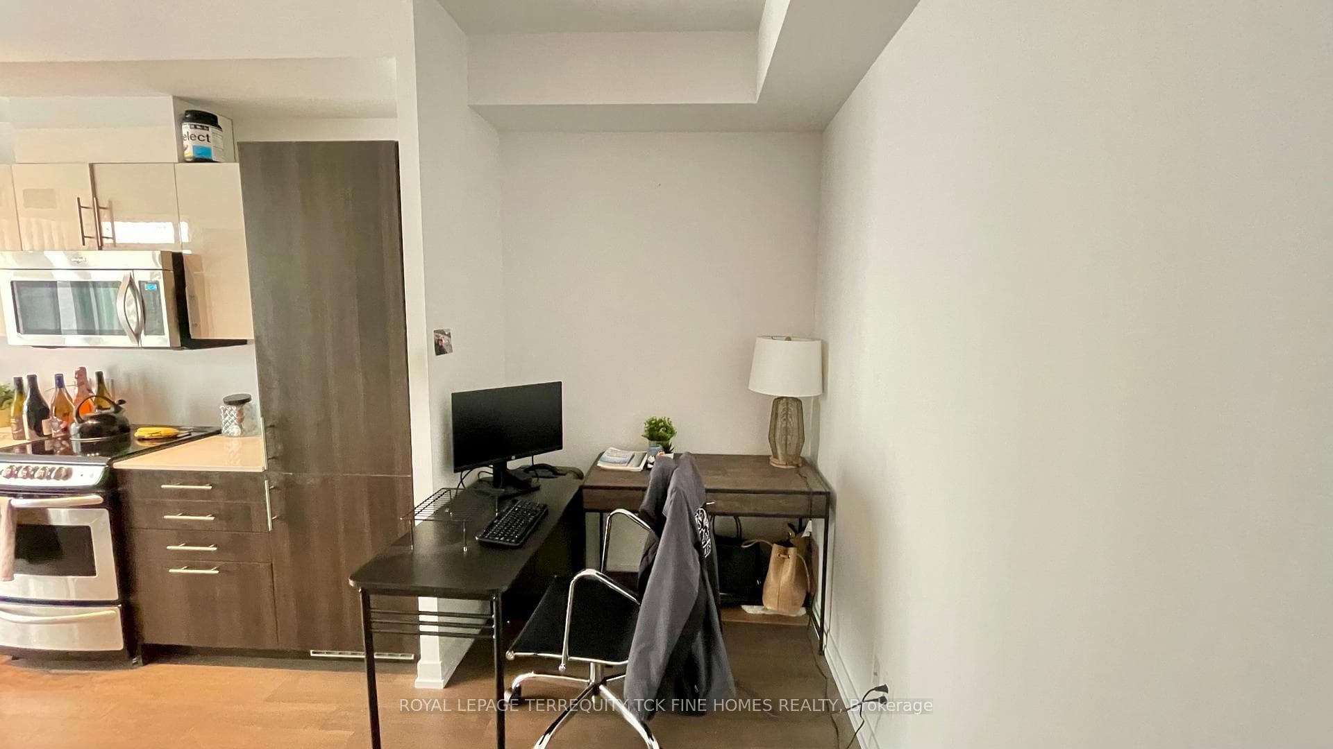 36 Howard Park Avenue Unit 314 photo 5
