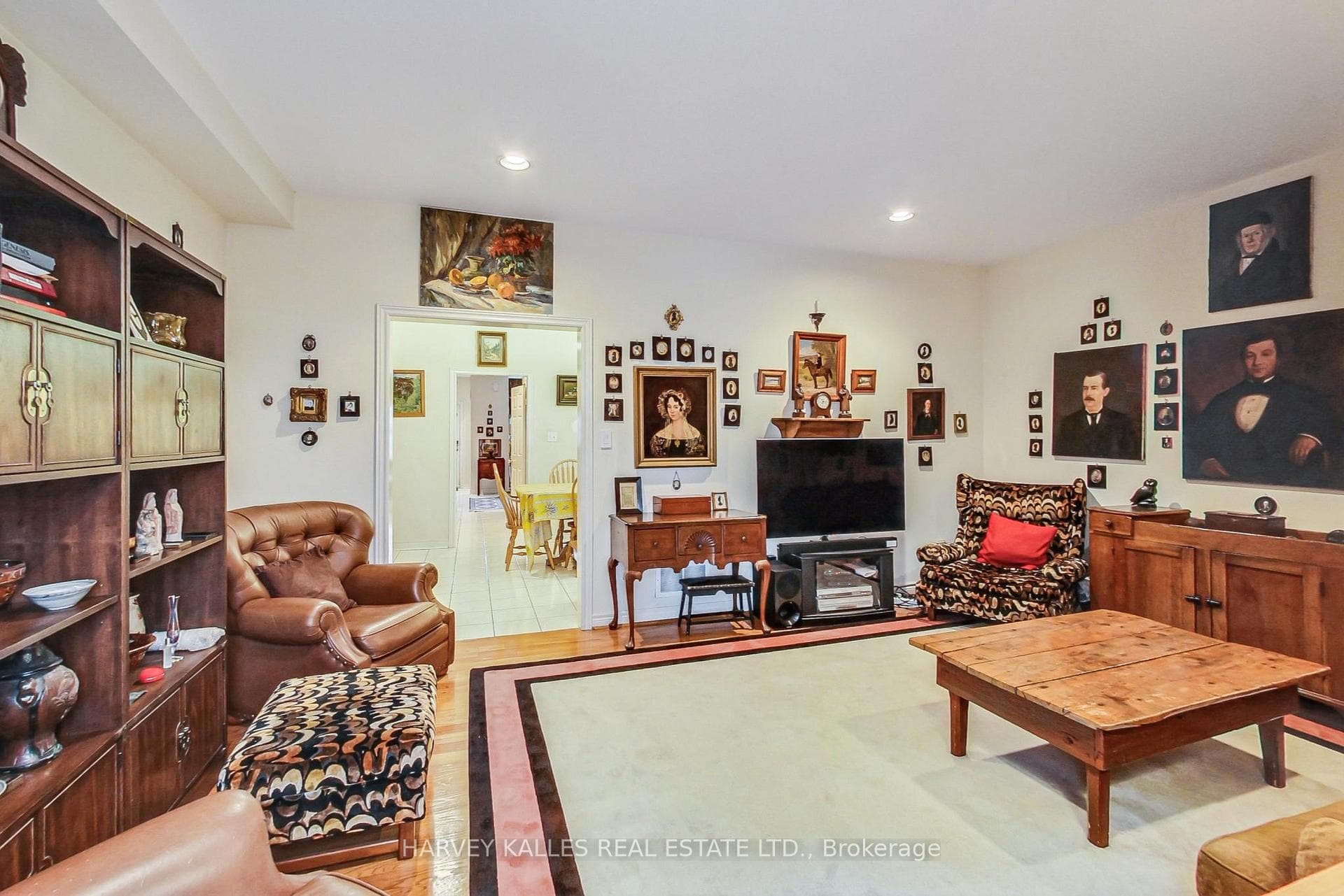 8 Fairholme Avenue photo 10