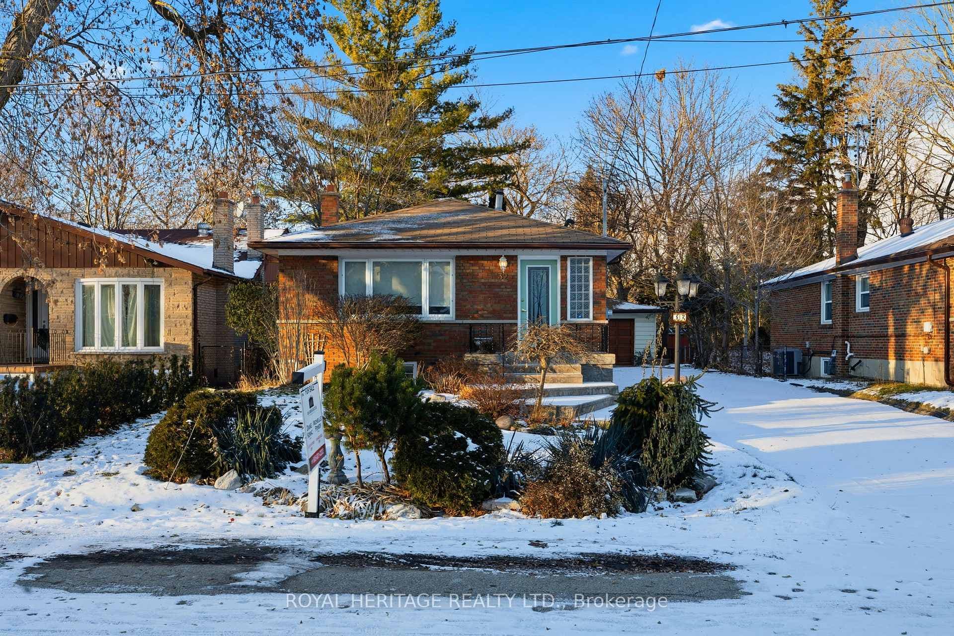 32 Beath Street photo 1