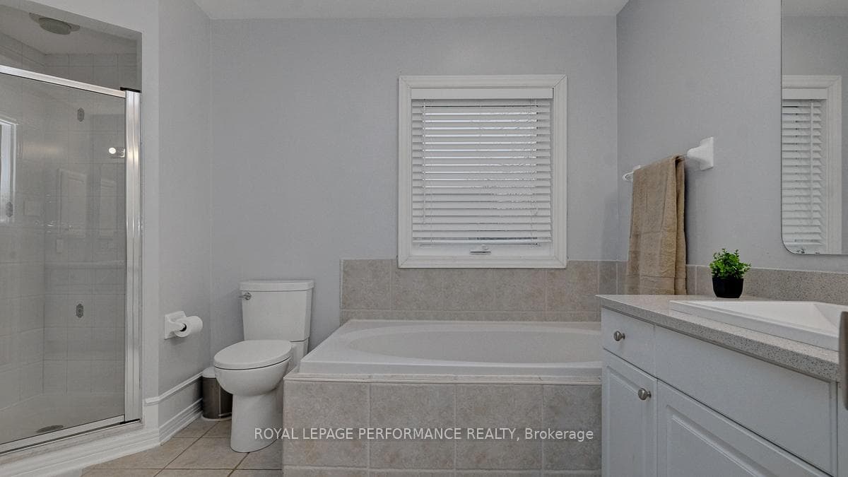 40 Rivergreen Crescent photo 17