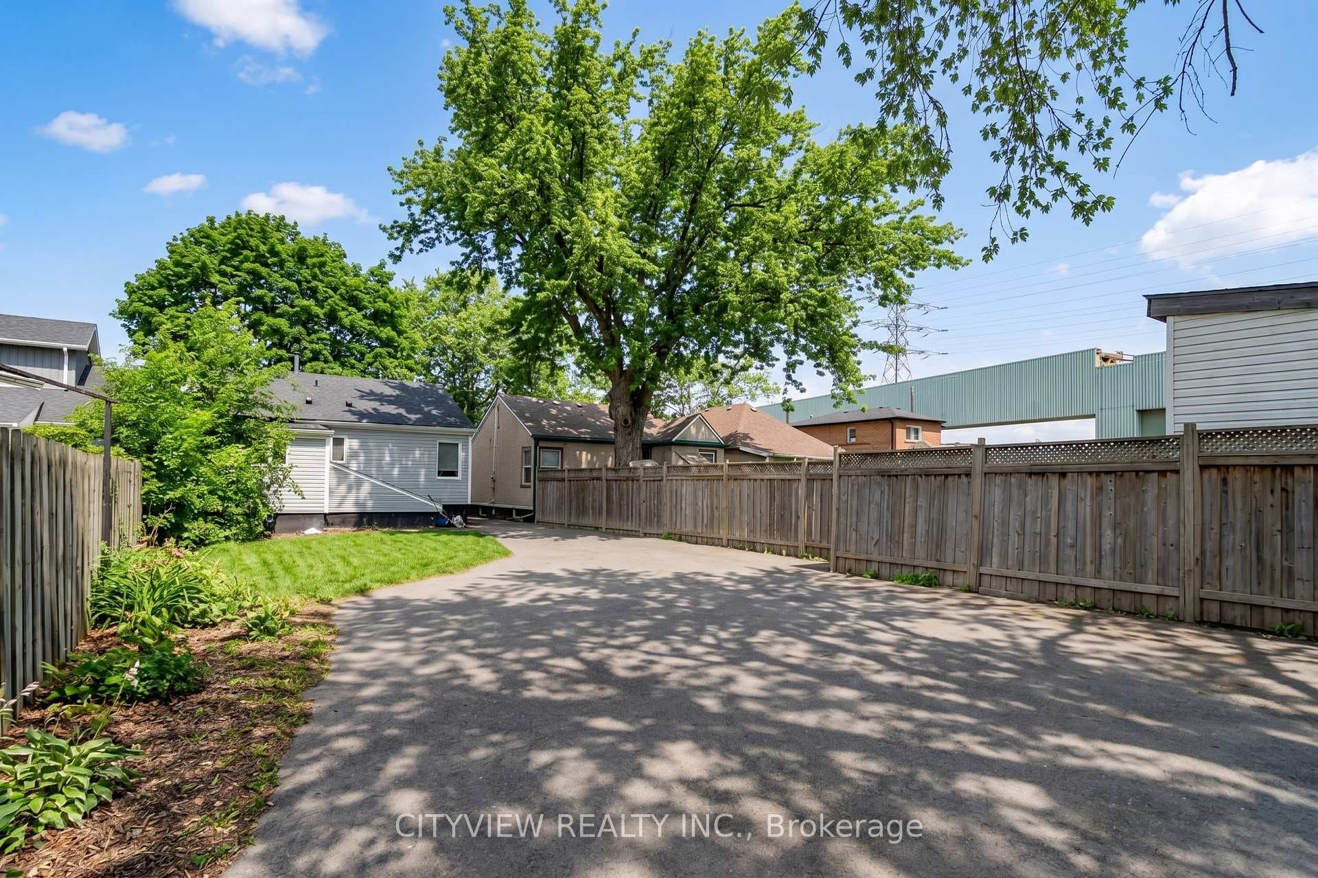 76 Stapleton Avenue photo 40