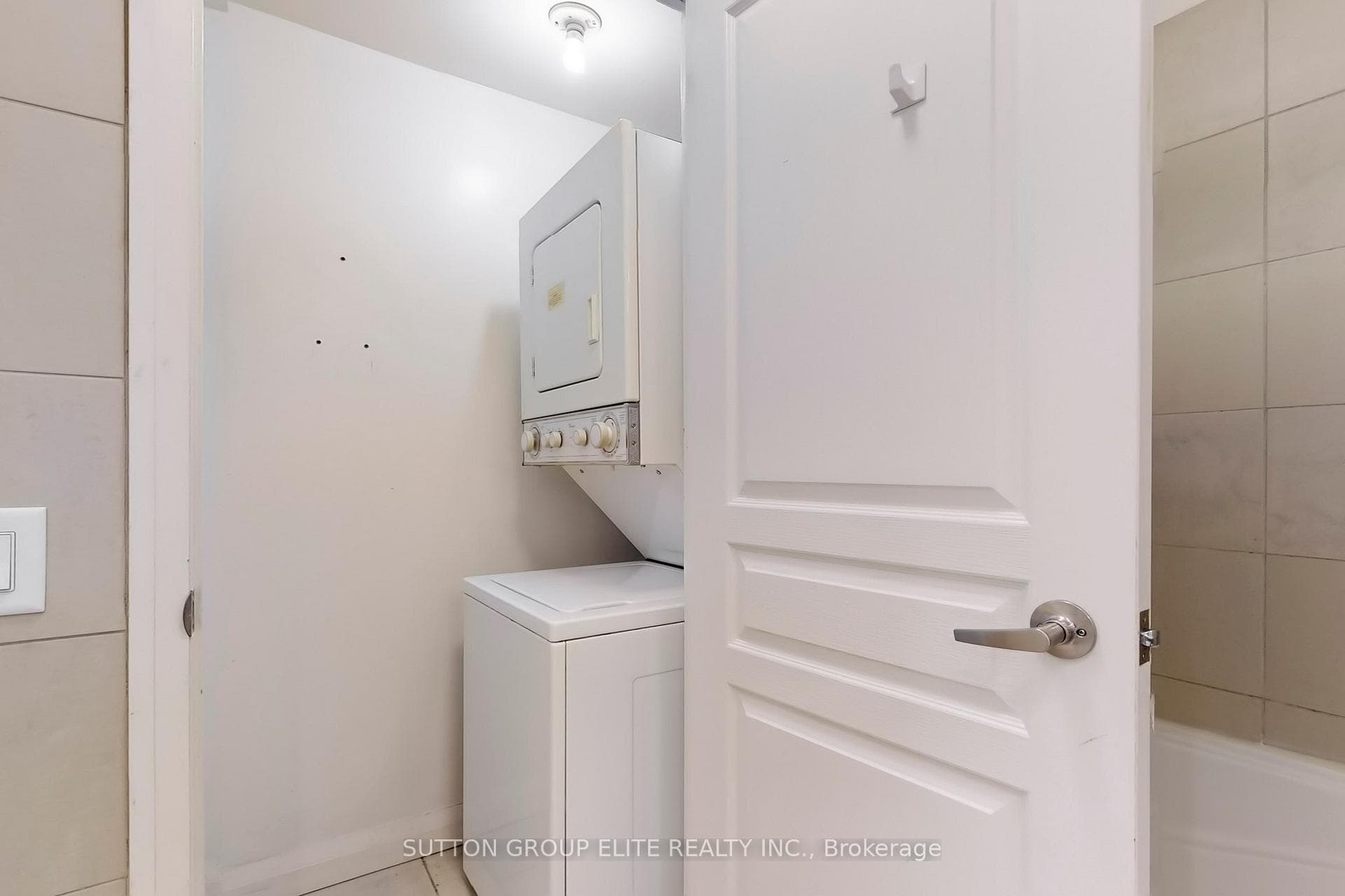 1121 Bay Street Unit 1102 photo 13