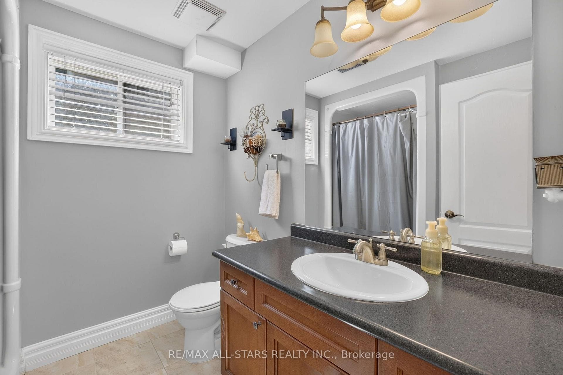38 Evelyn Avenue photo 20