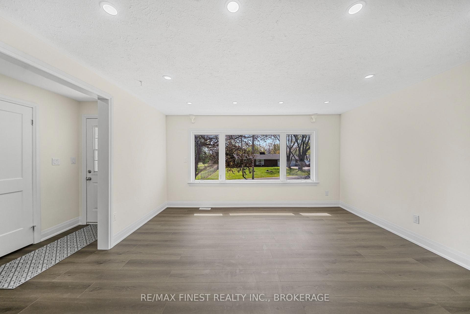 320 Academy Street photo 13