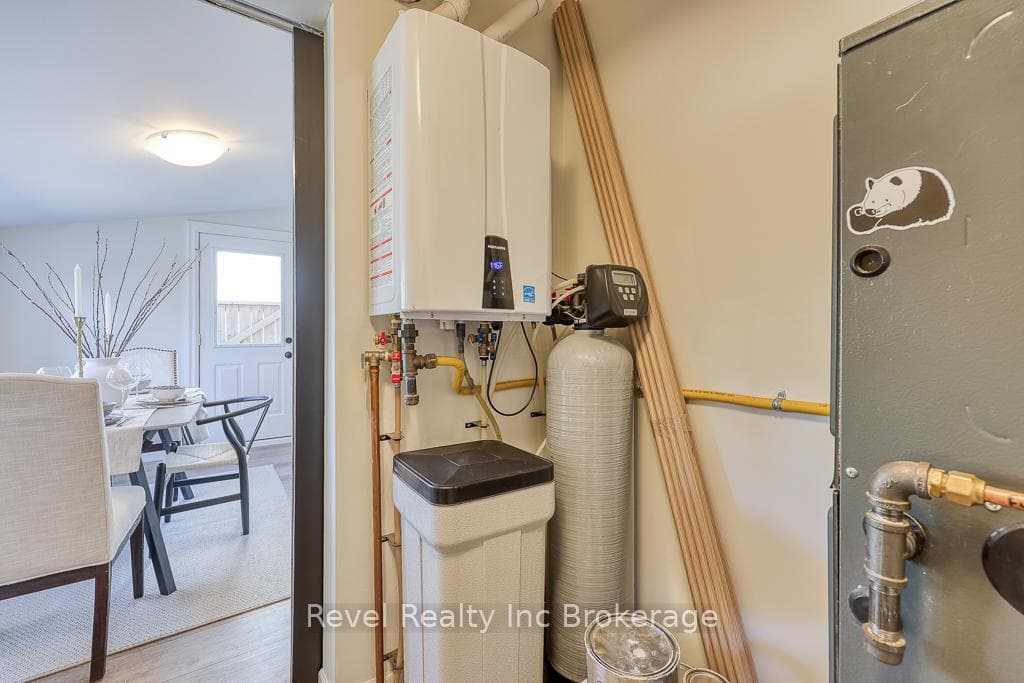 679 Elizabeth Street photo 14
