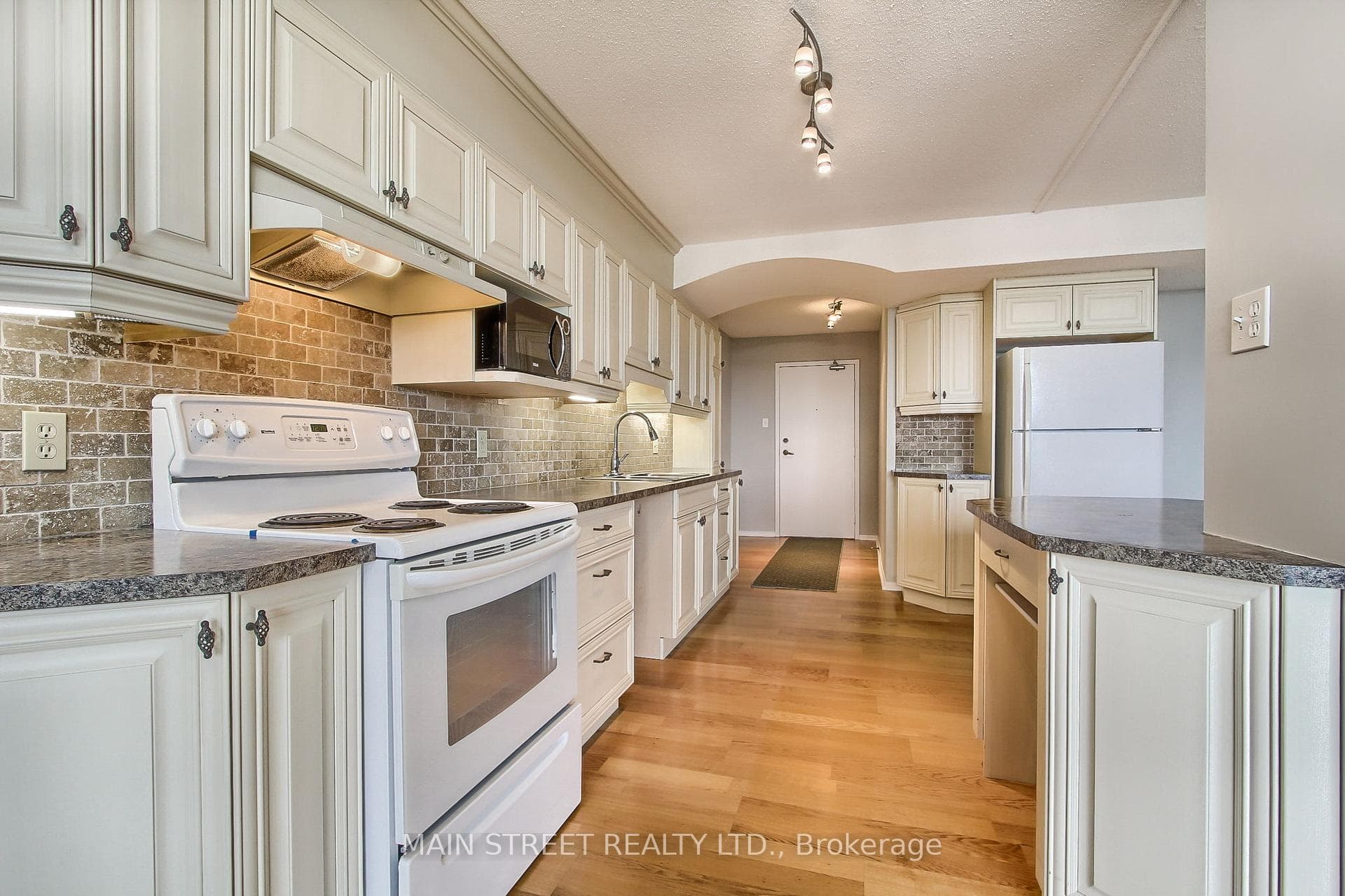20 William Roe Boulevard Unit 1008 photo 5