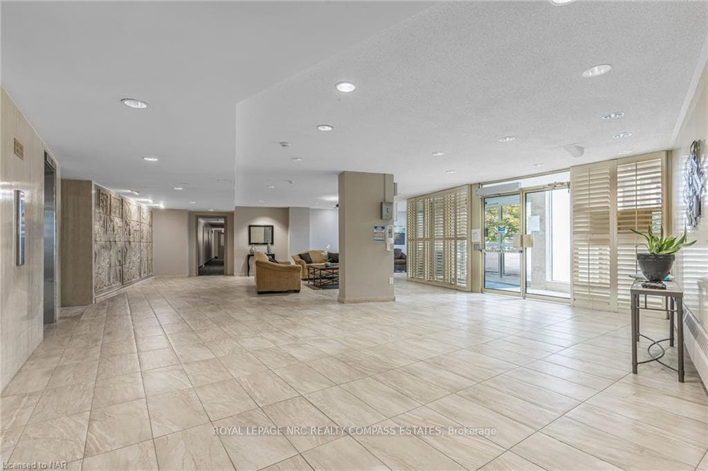35 TOWERING HEIGHTS Boulevard Unit 102 photo 25