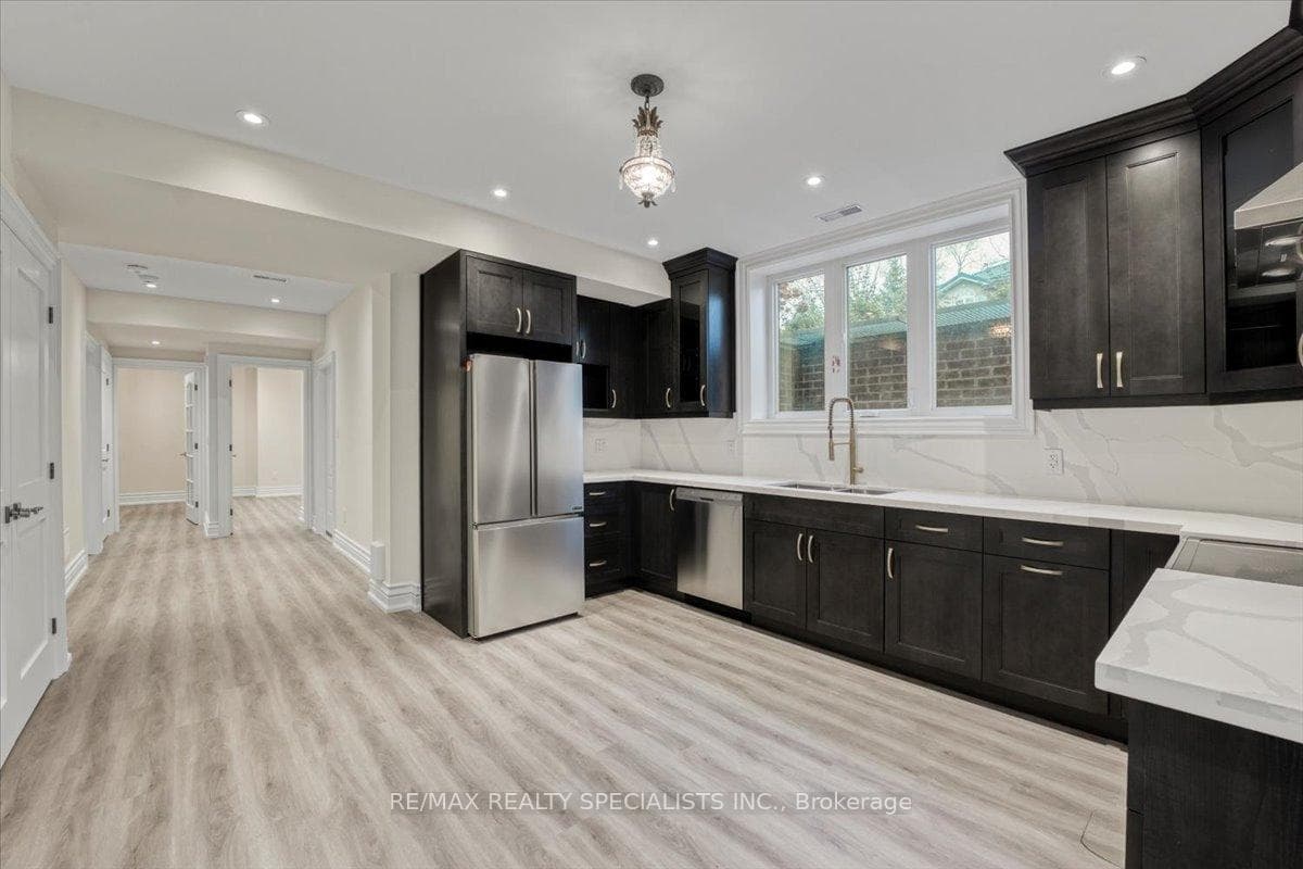 61 Delroy Drive Unit Lower Level photo 16