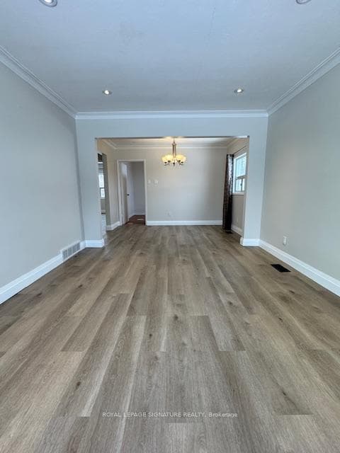 51 Frey Crescent photo 3