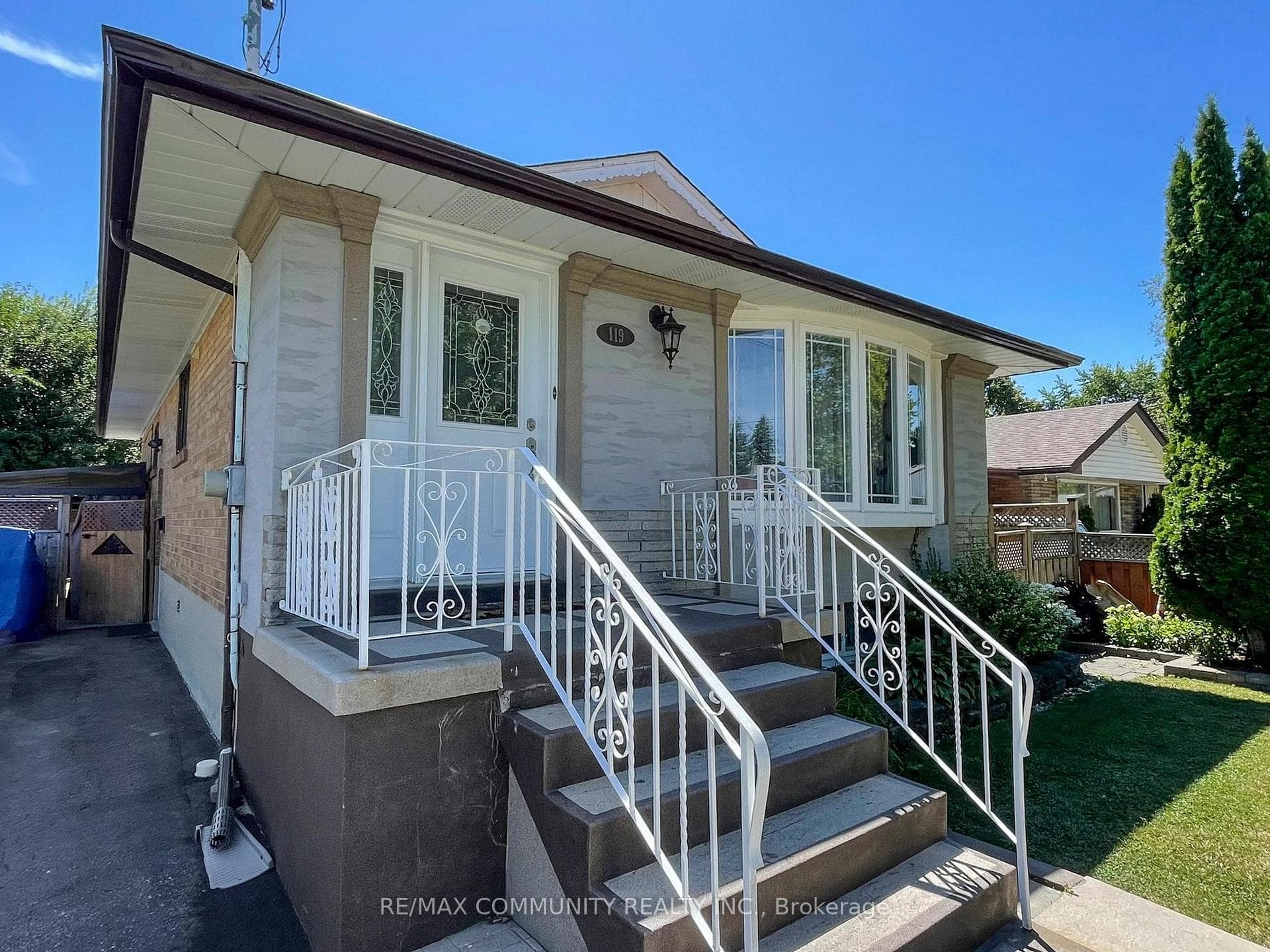 119 Rochman Boulevard photo 3