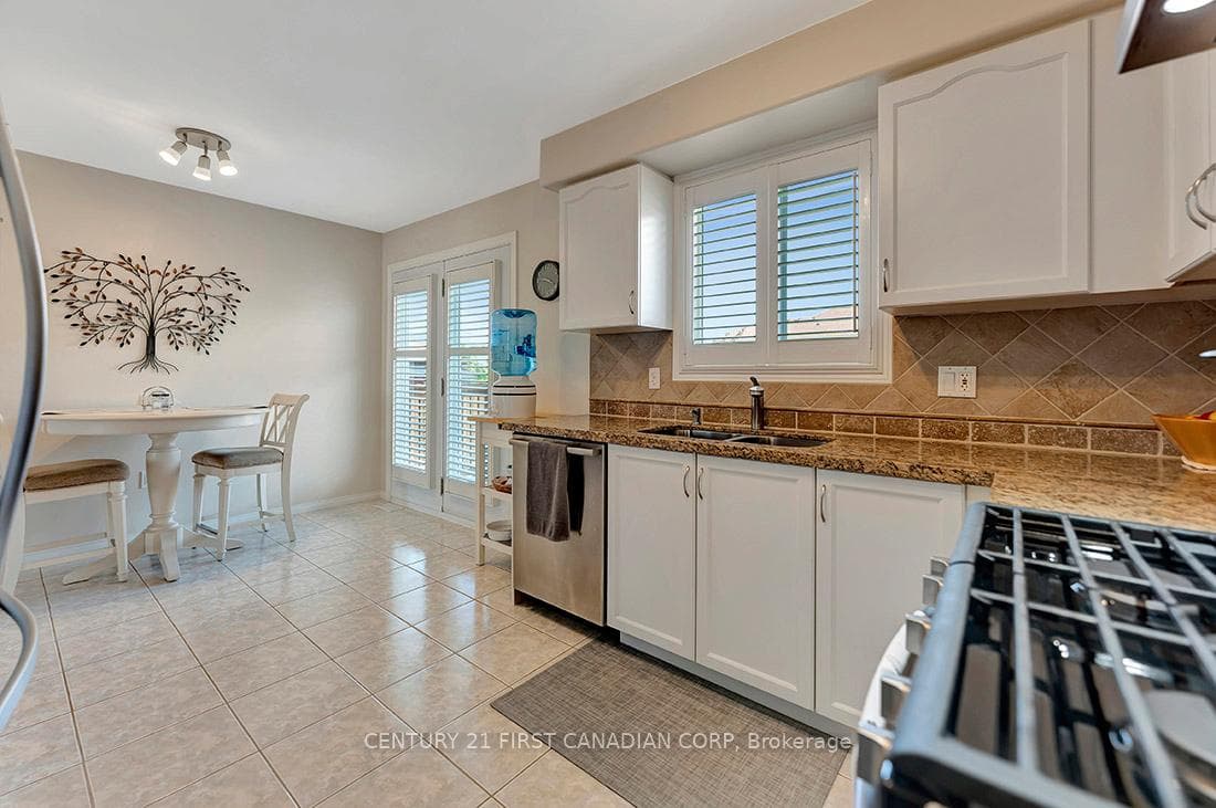 59 Carmichael Crescent photo 12