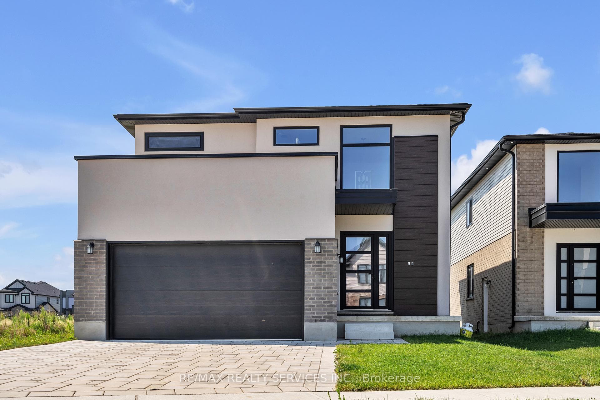 88 Poole Crescent photo 1