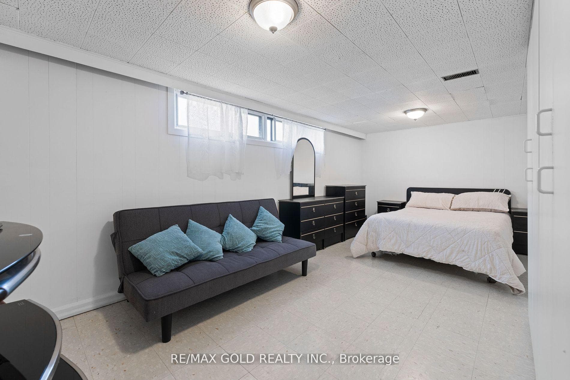 35 Giltspur Drive photo 26