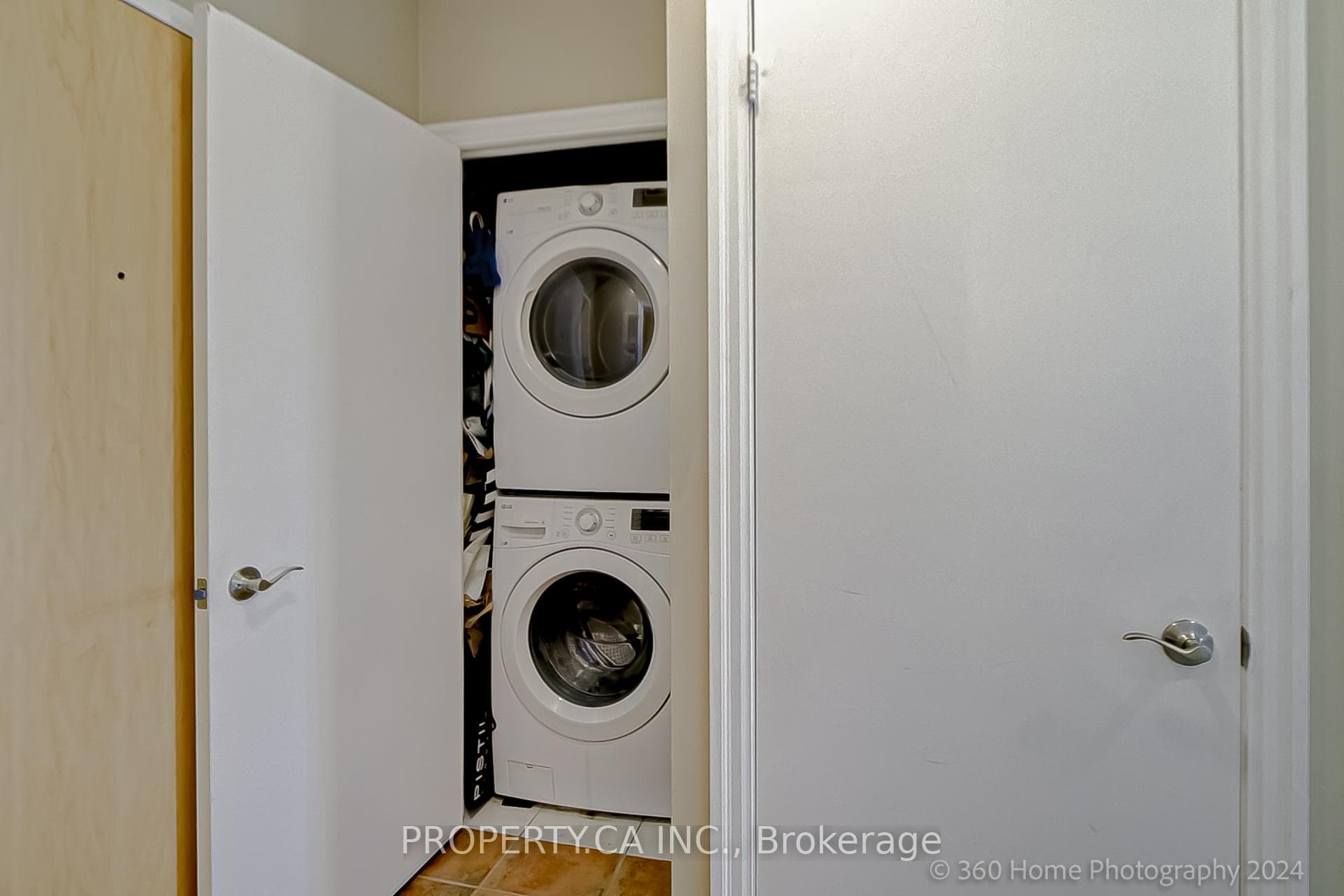 8 Scollard Street Unit 702 photo 22