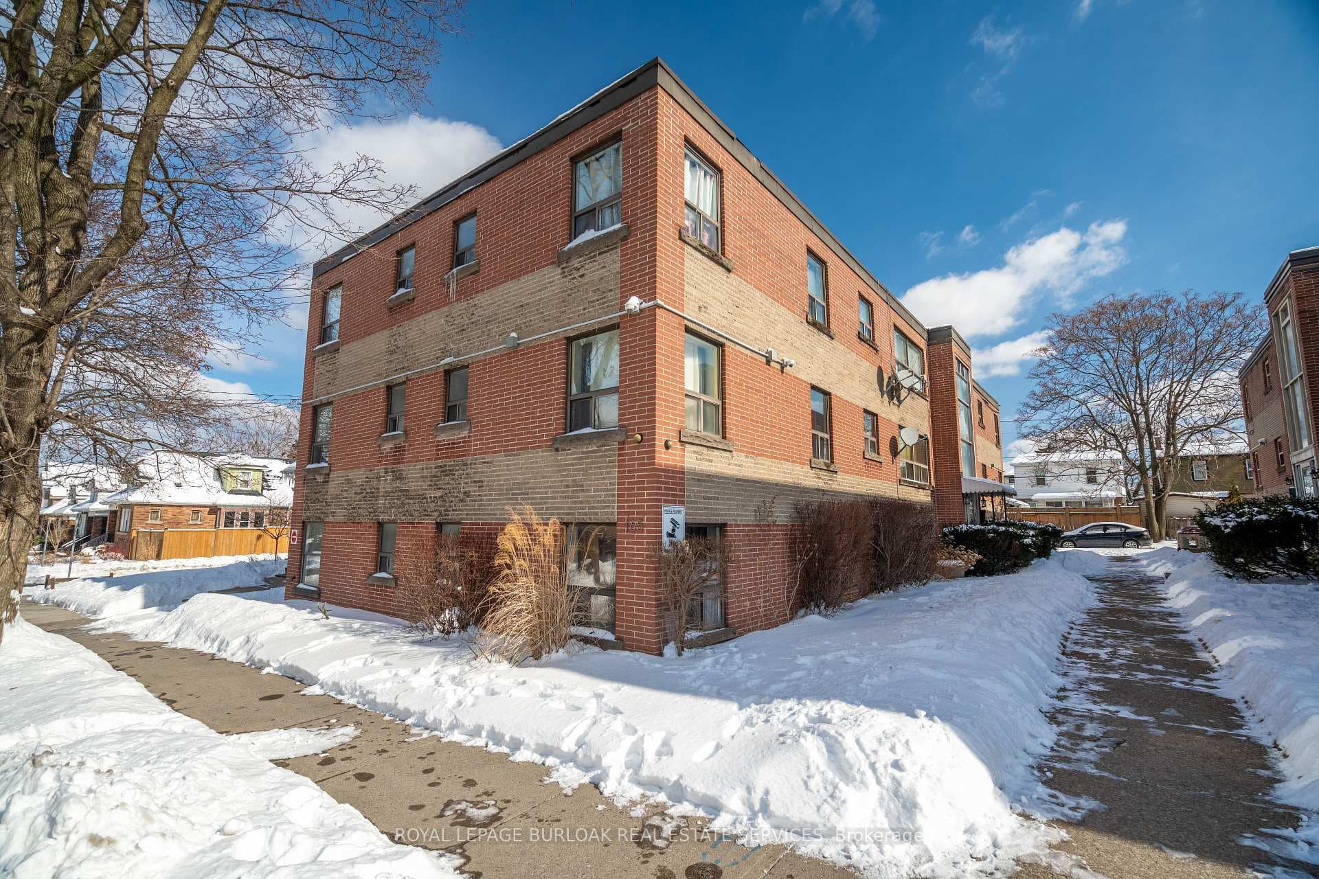 165 Park Row Unit 9 photo 1