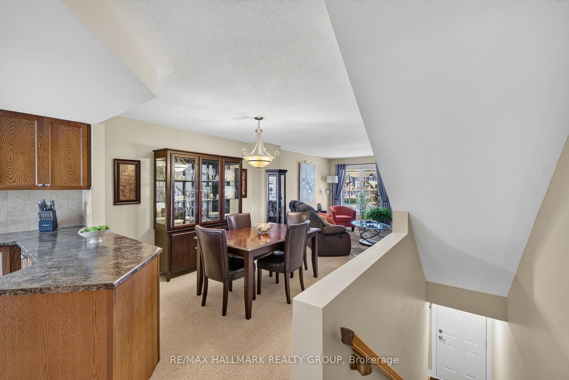 581 Lakeridge Drive Unit 16 photo 4