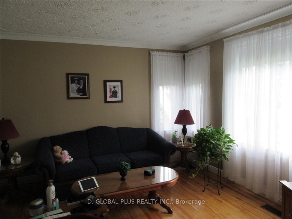 440 HILLCREST Avenue photo 5