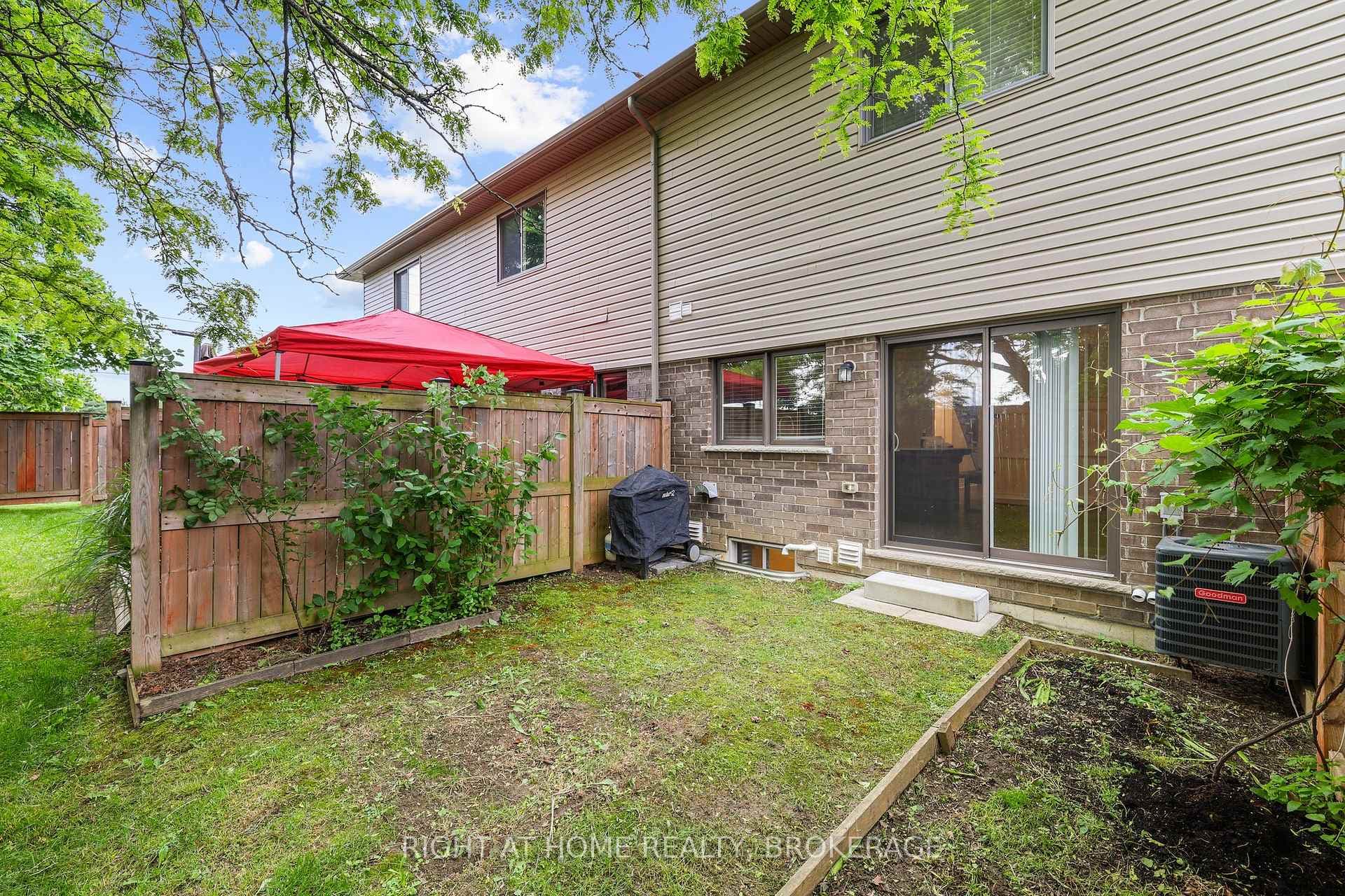 377 Glancaster Road Unit 3 photo 39
