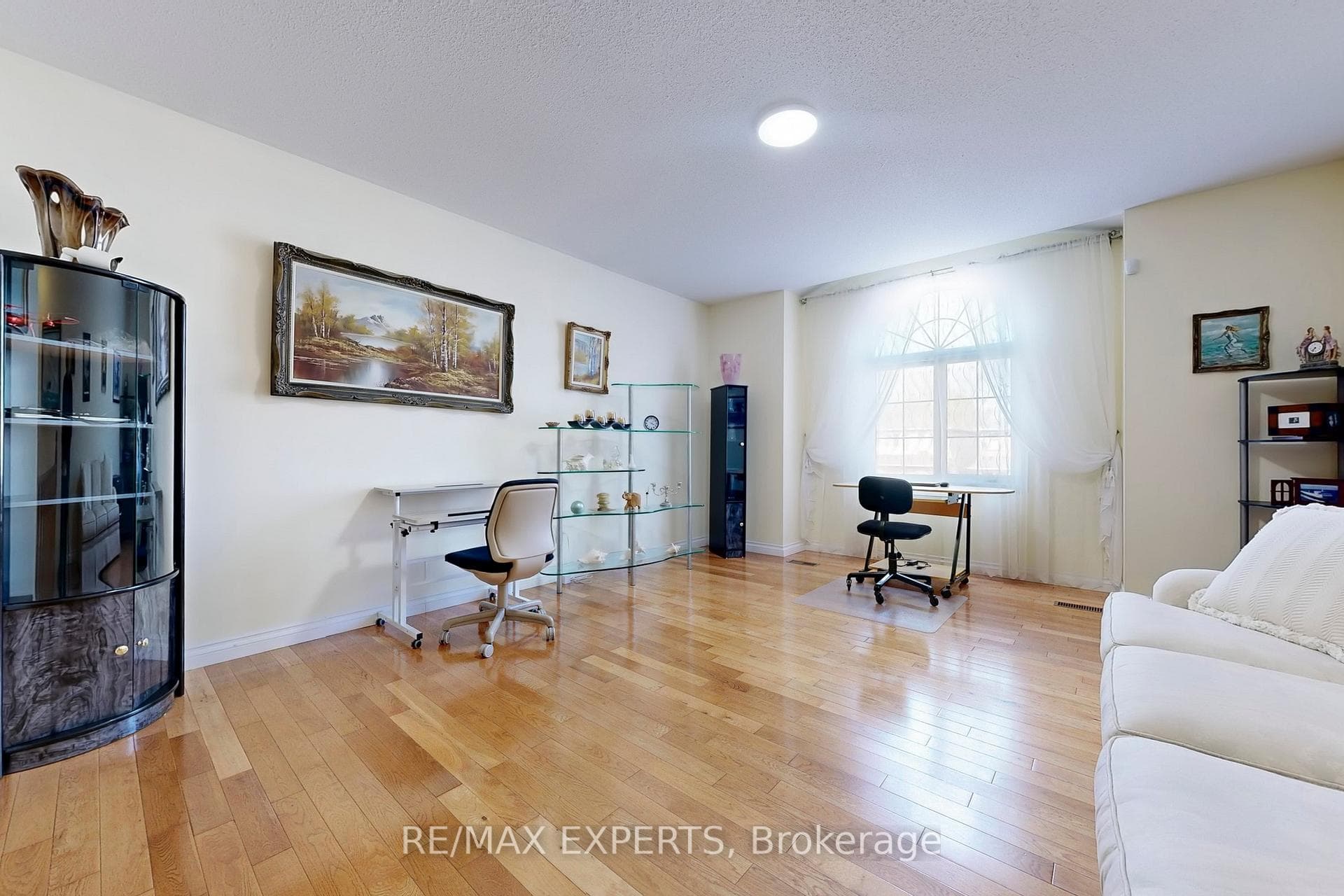 84 Piperbrook Crescent photo 23