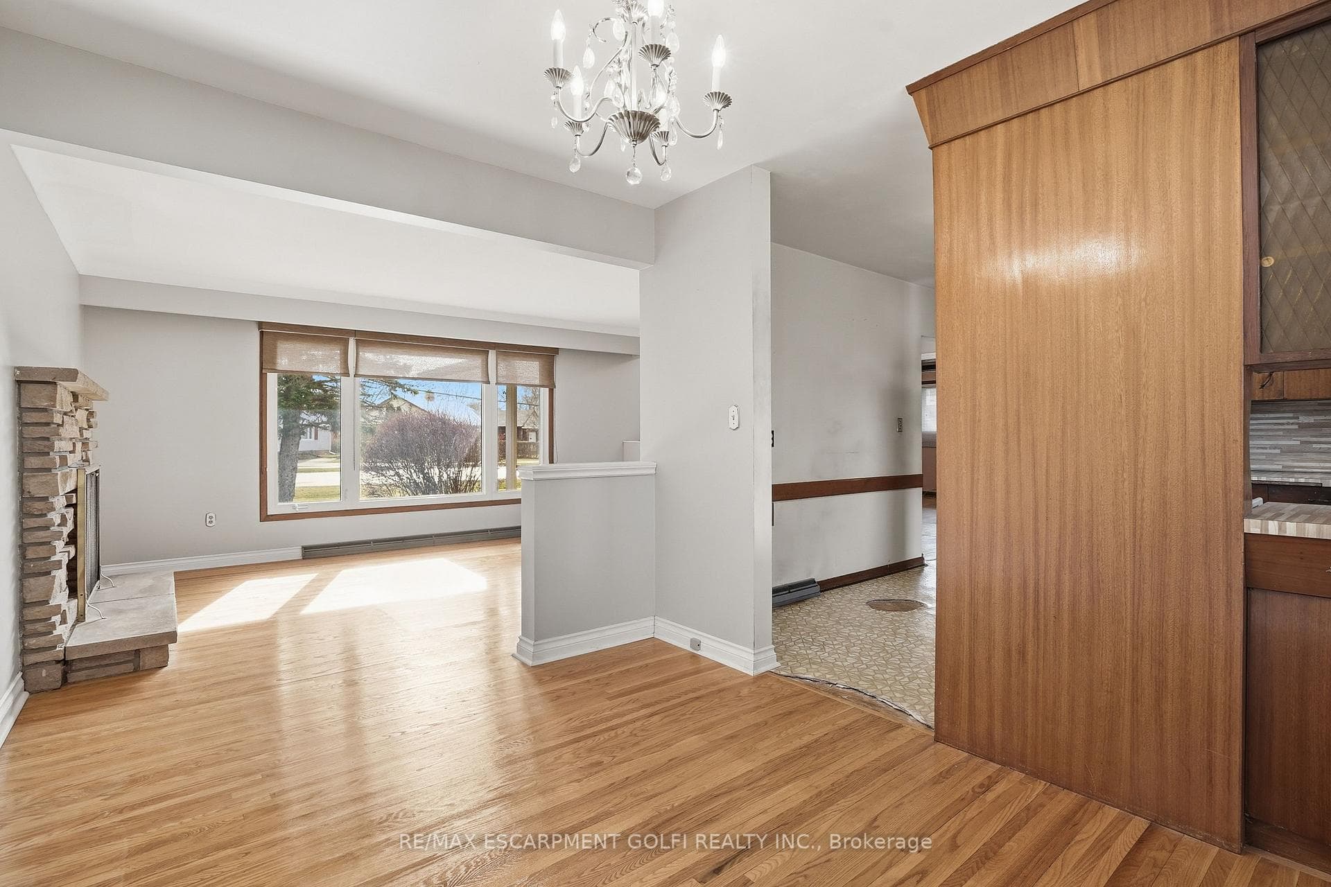 651 Niagara Street photo 12