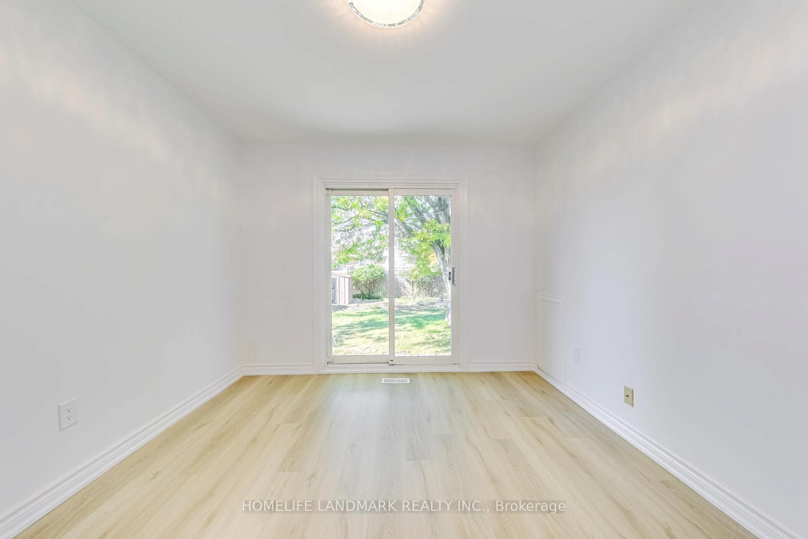 146 Manning Avenue photo 16