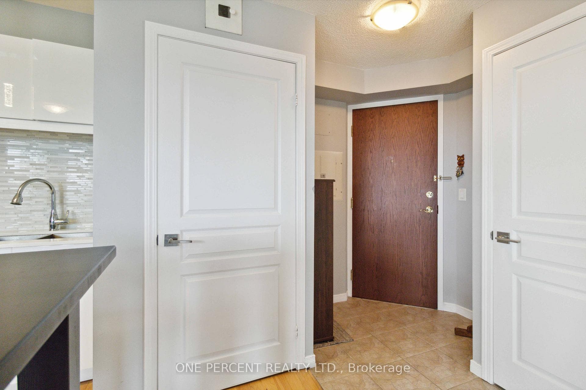 2545 Erin Centre Boulevard Unit 804 photo 5