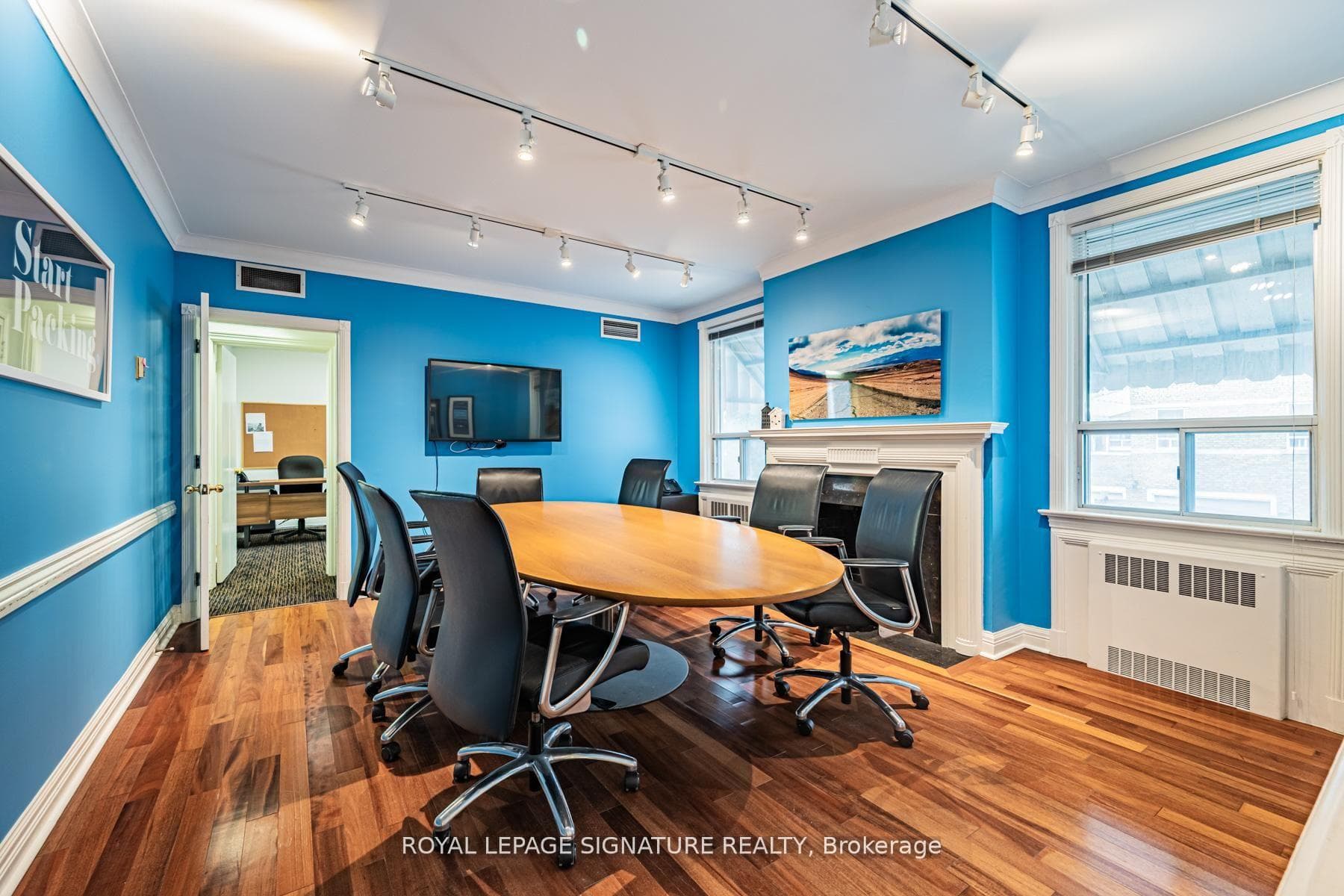 435 Eglinton Avenue photo 18