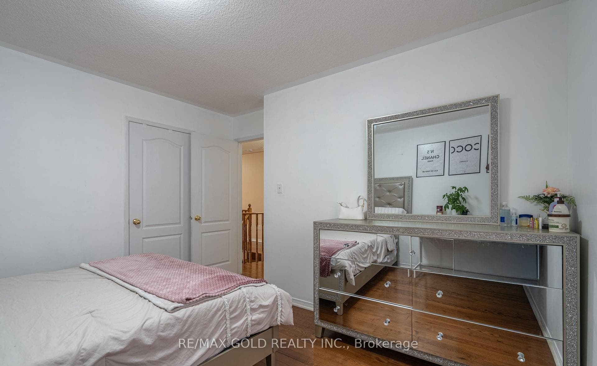 104 Sunny Meadow Boulevard photo 25