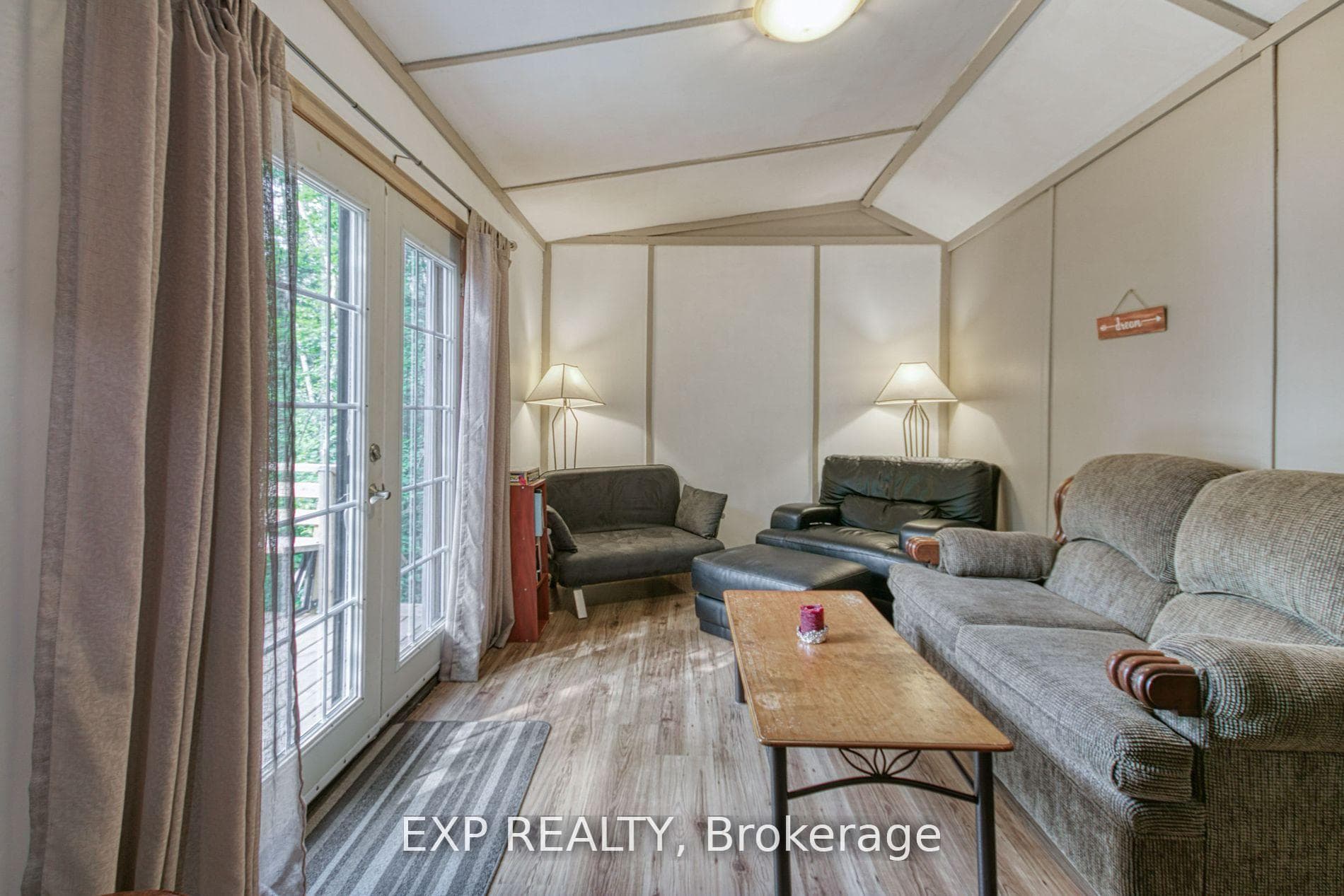 725 Lochhead Drive photo 26