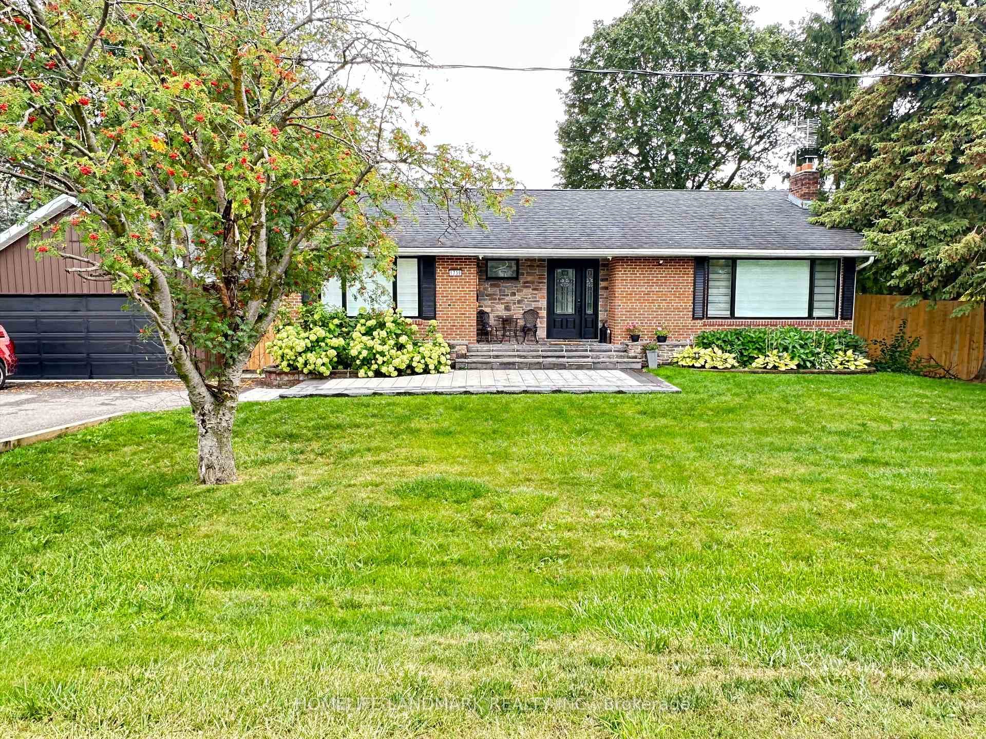 1739 Mount Albert Road photo 1