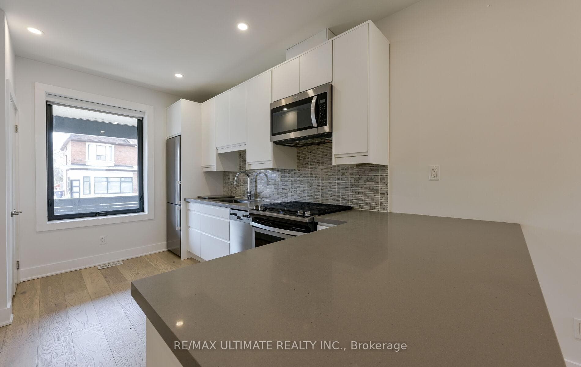501A Carlaw Avenue Unit Main Floor photo 13